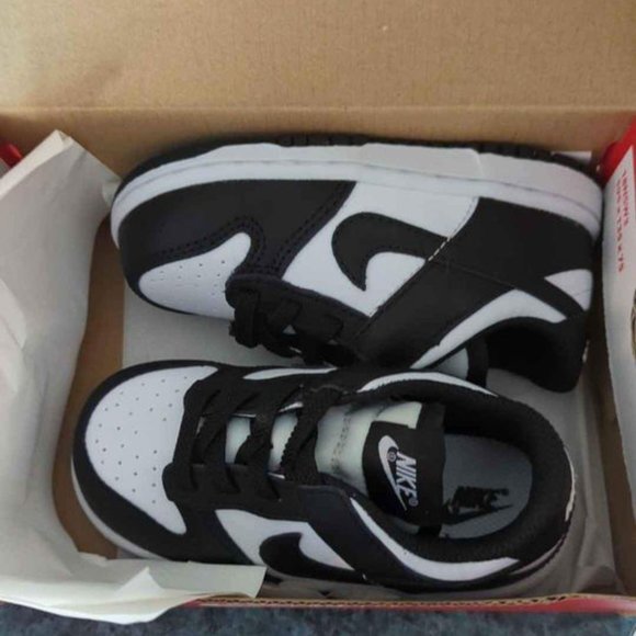 Toddler Nike Panda Dunks size 7c - Picture 2 of 6